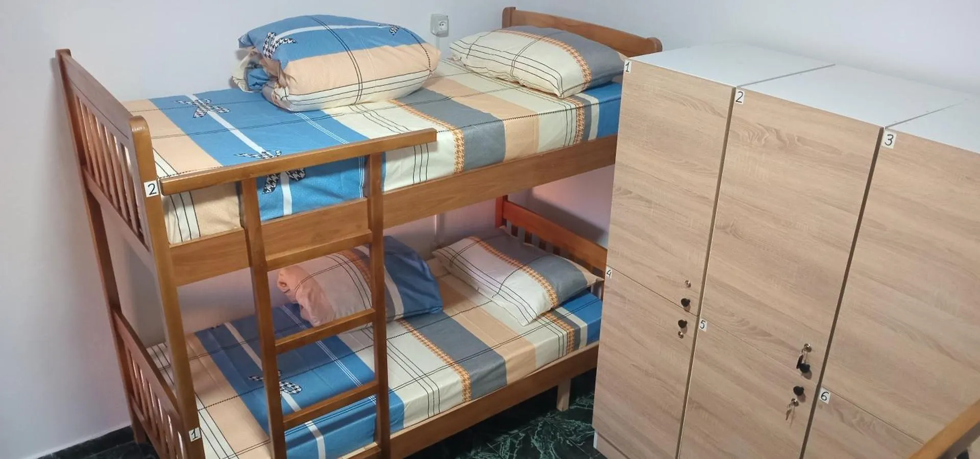 Topo Hostel Tiran