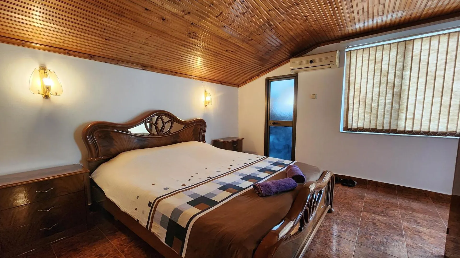 Topo Hostel Tiran